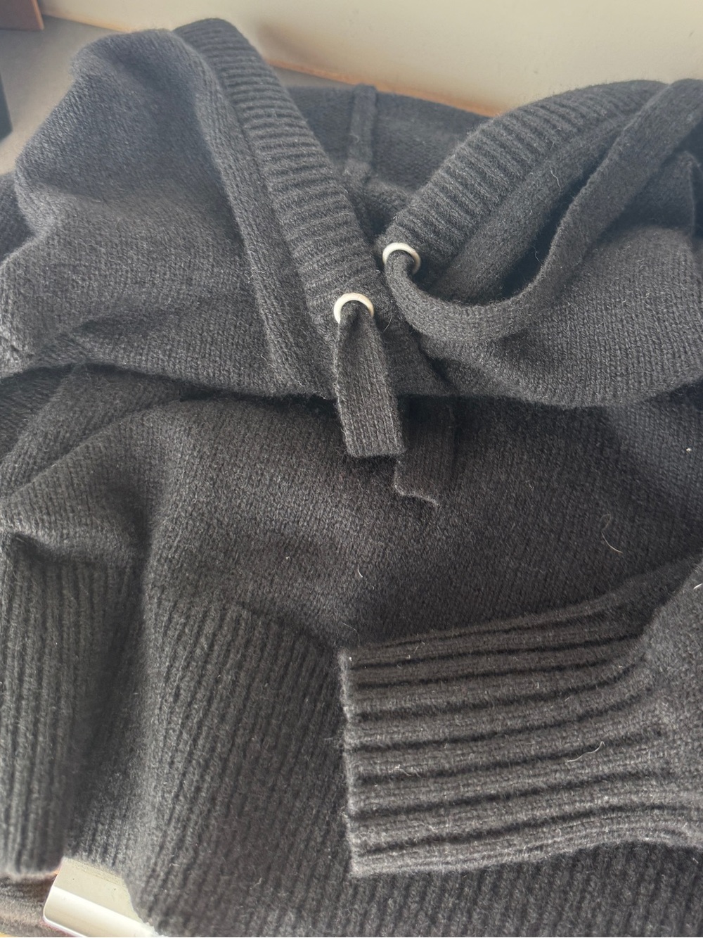 Everlane 100% Cashmere Cropped Hoodie - Picture 6 of 6